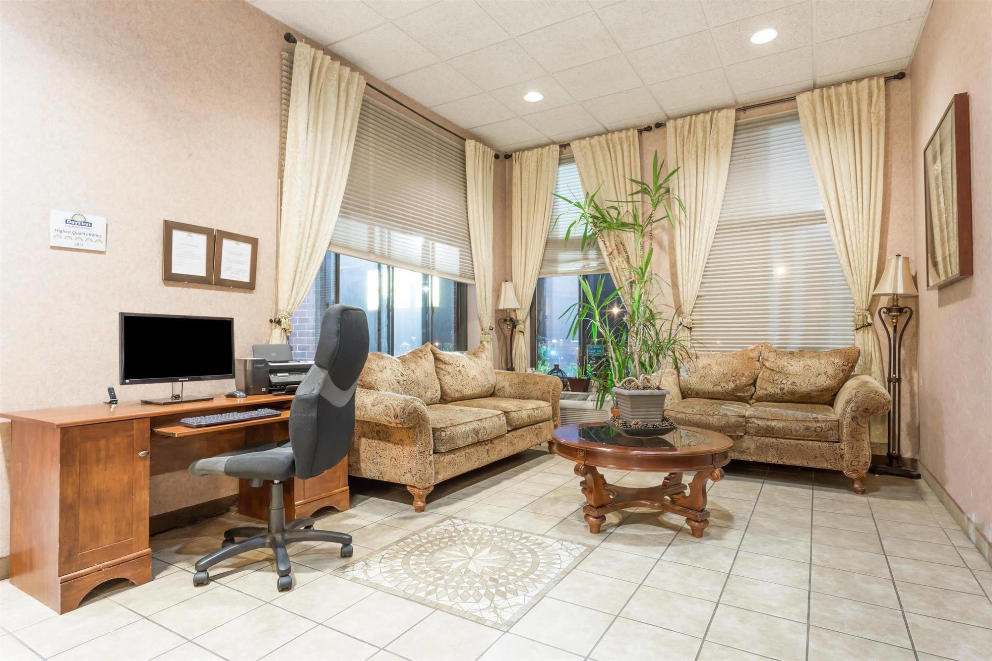Quality Inn & Suites Clackamas - Portland Luaran gambar