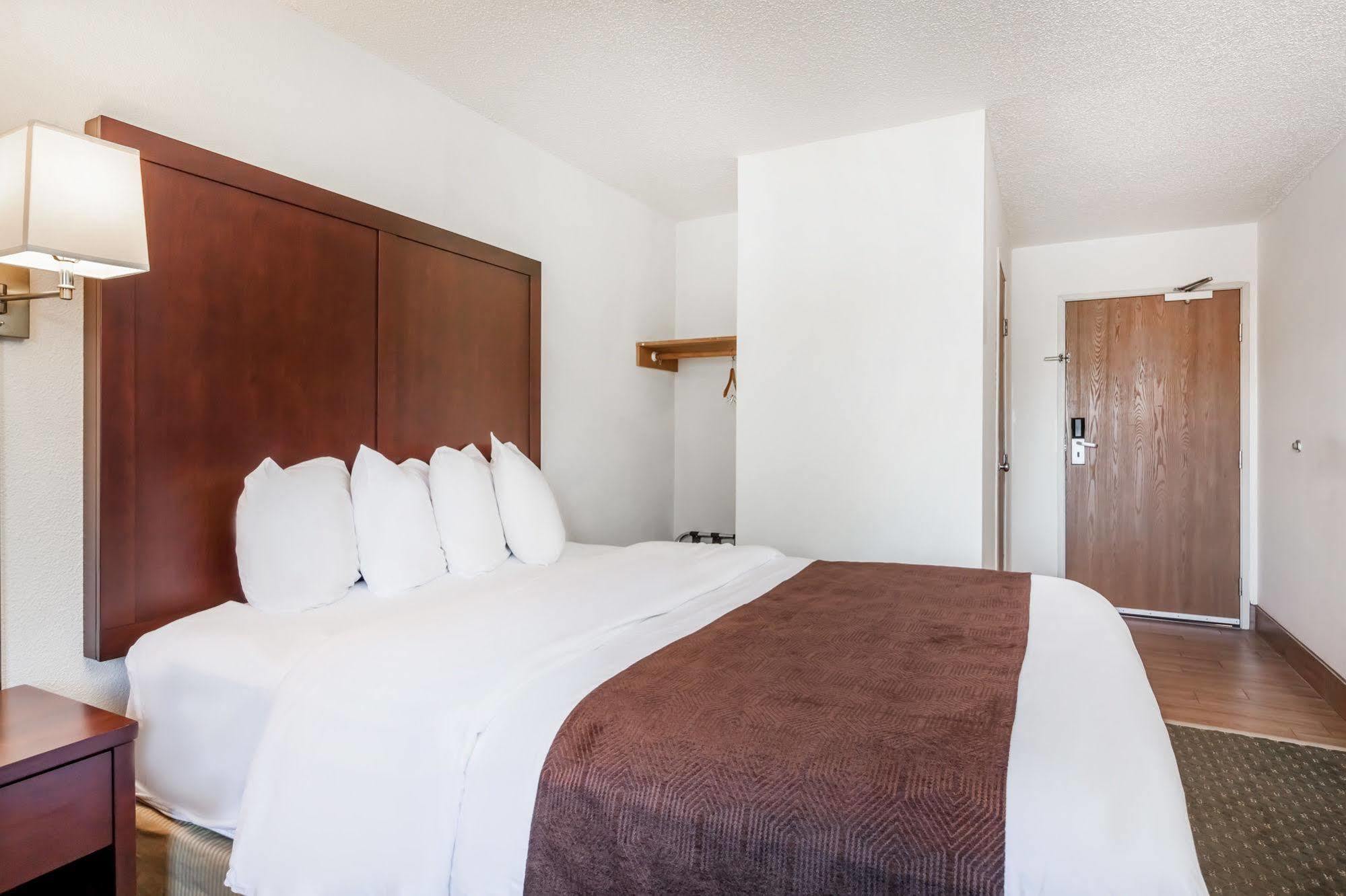 Quality Inn & Suites Clackamas - Portland Luaran gambar